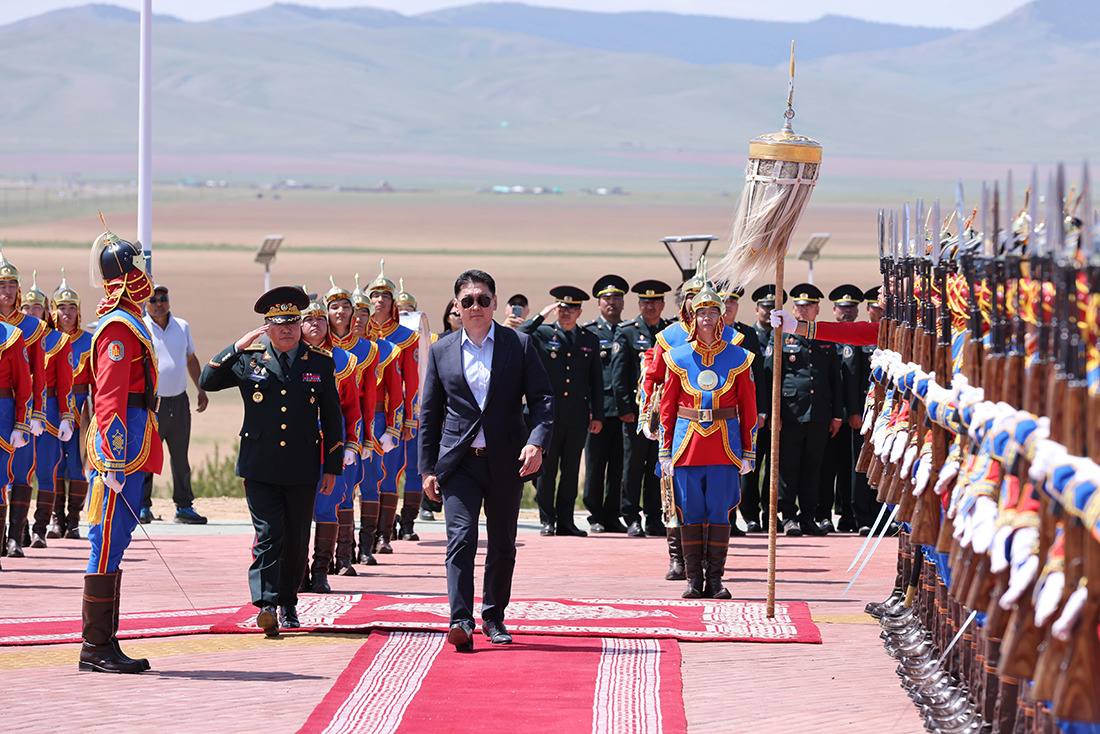 “Эрдэнэс Тавантолгой” ХК  Хархорум хотын 410 га талбайд 300 мянган мод тарина